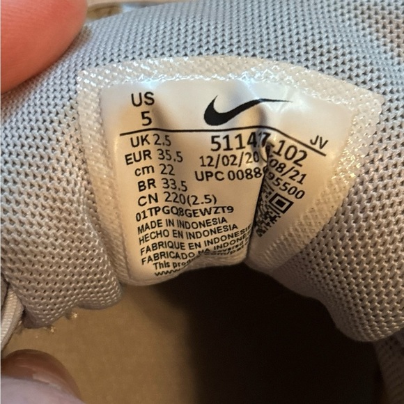 Nike Air Max Sneakers - Silver and Pink Accents Size 5 Flaws - Picture 7 of 7